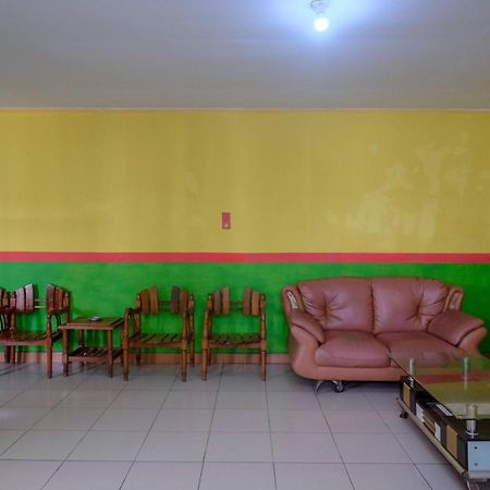 Reddoorz Near Pelabuhan Nusantara Parepare Ngoại thất bức ảnh