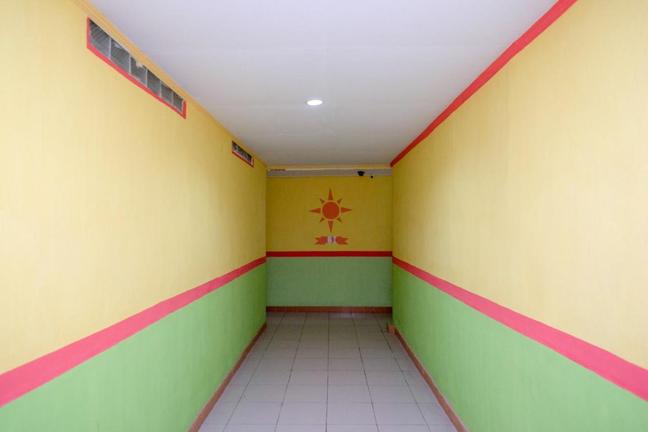 Reddoorz Near Pelabuhan Nusantara Parepare Ngoại thất bức ảnh