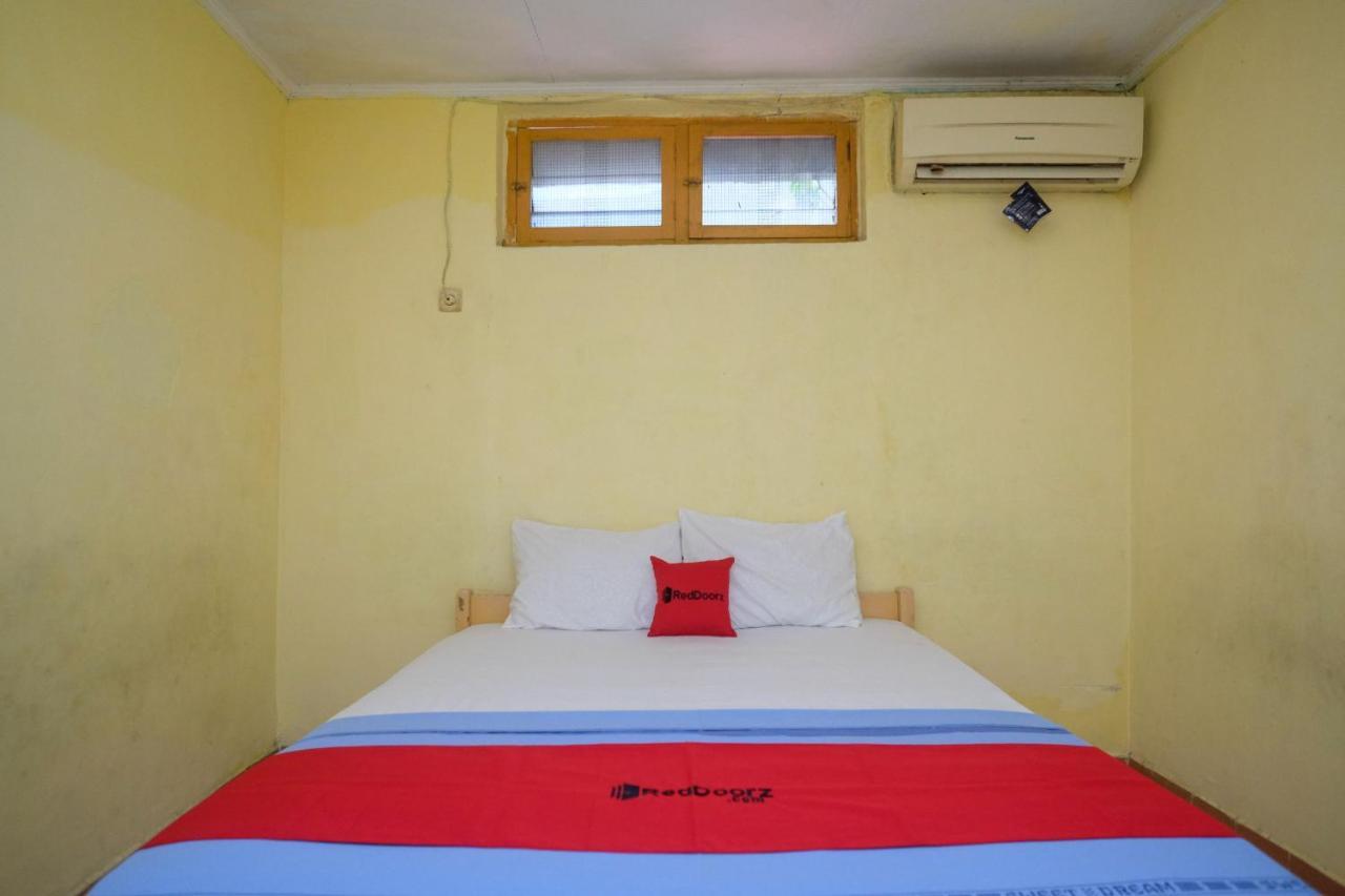 Reddoorz Near Pelabuhan Nusantara Parepare Ngoại thất bức ảnh