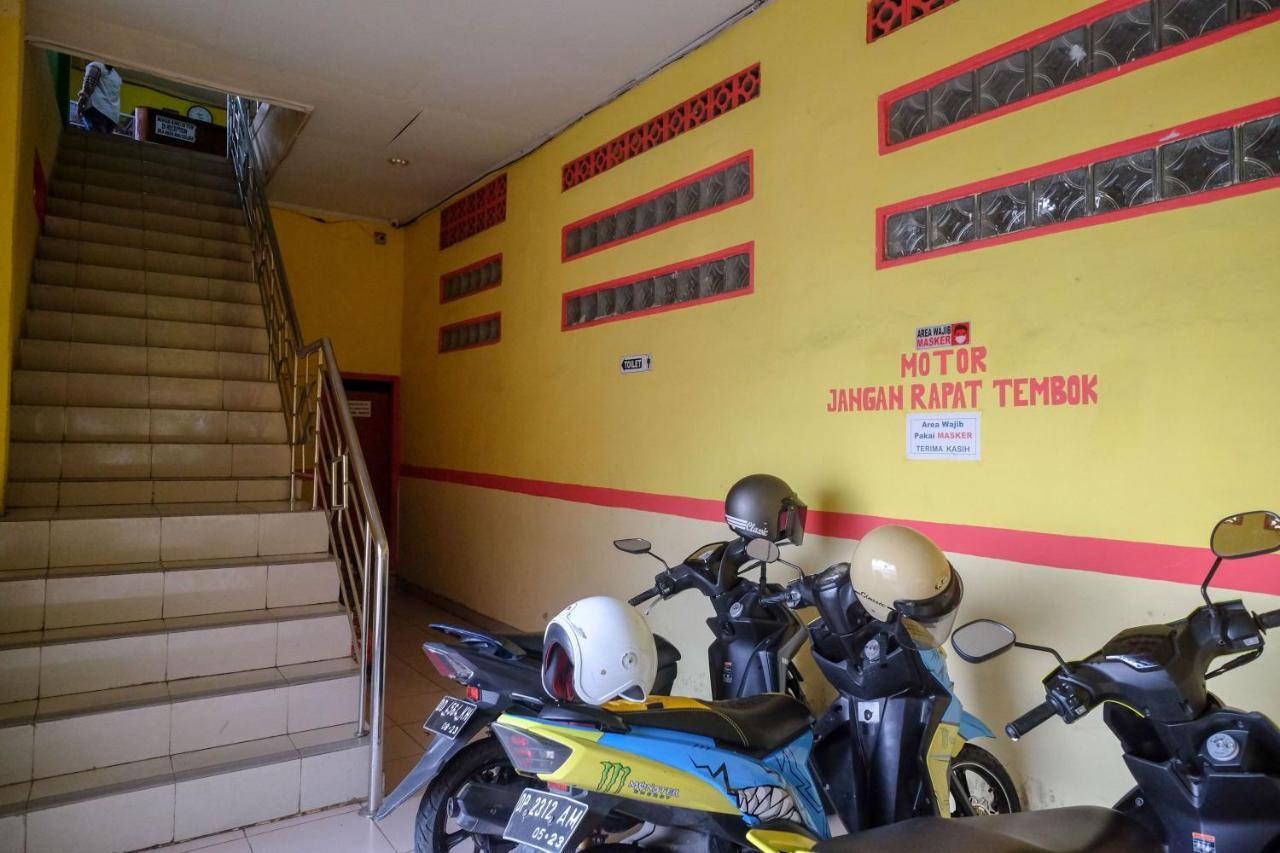 Reddoorz Near Pelabuhan Nusantara Parepare Ngoại thất bức ảnh