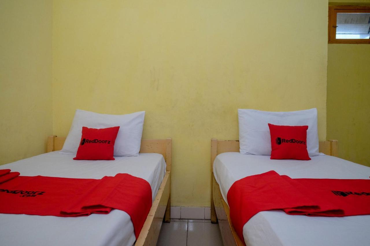 Reddoorz Near Pelabuhan Nusantara Parepare Ngoại thất bức ảnh